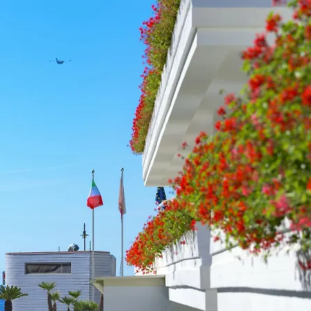 Montecristo Hotel