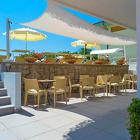 Montecristo Hotel